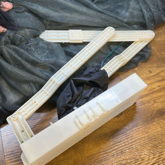 Spirit Halloween Black Jumping Spider 01116706 24” Decor USE ONLY DOESNT WORK - Picture 6 of 10